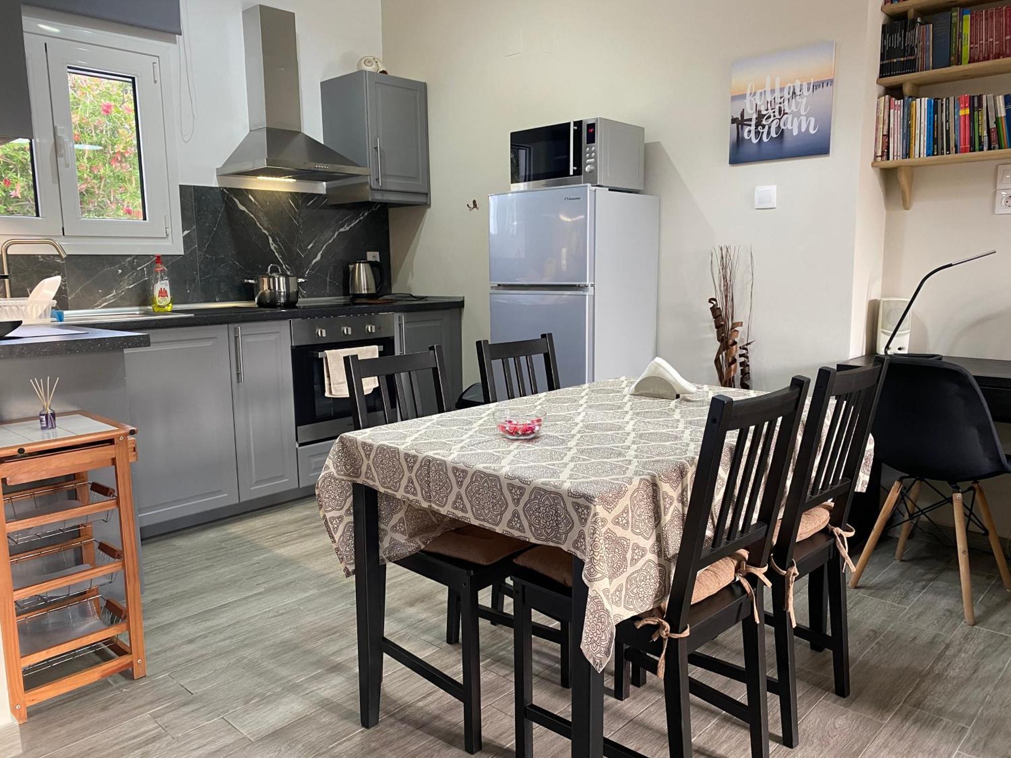 Alexander Apartments ロダ エクステリア 写真